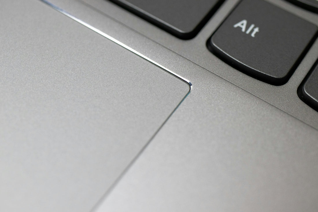 [TECHMENT] The "Pencil Lead Graphite Trackpad Fix": How to stop jumpy, lagging laptop trackpads caused by static buildup