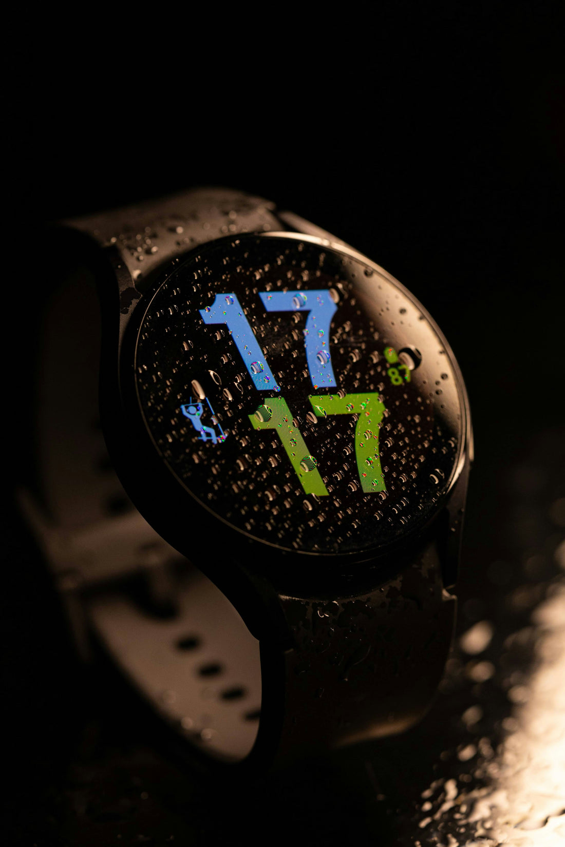 [TECHMENT] The "Silica Gel Zipper Rescue": How to save liquid-damaged smartwatches and earbuds without rice residue