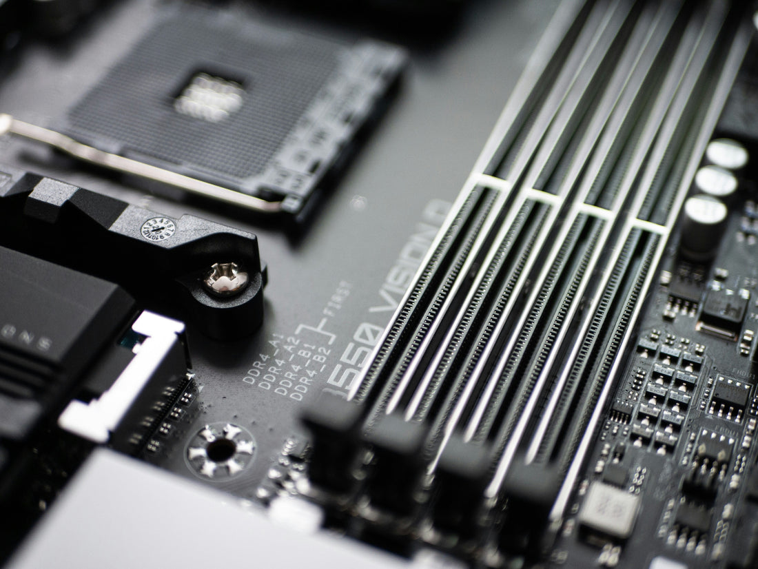 [TECHMENT] The "Rubber Eraser RAM Contact Clean": How to fix sudden PC boot failures and random blue screens without buying new hardware