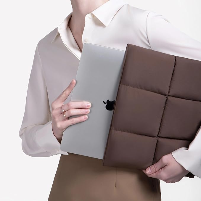 Comfyable Puffy Laptop Sleeve 15 16 Inch, Quilted Puffer Laptop Carrying Case for Women, Pillow Pouch Compatible for MacBook Air M5 & MacBook Pro M5 Pro/Max 2026, Mocha Brown