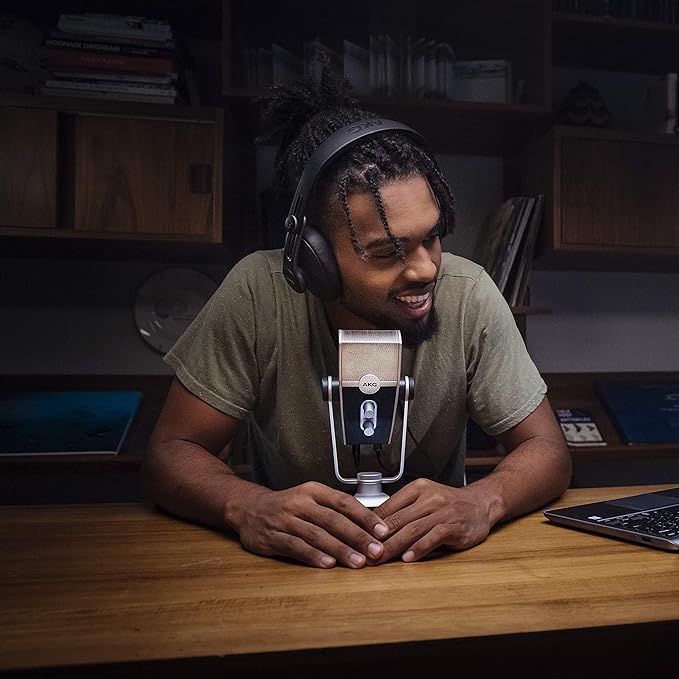 AKG Podcaster Essentials Kit